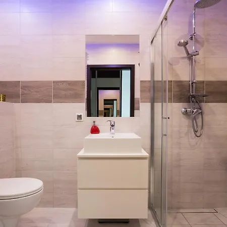 Julia By Livermo Air Conditioning 公寓 波兹南